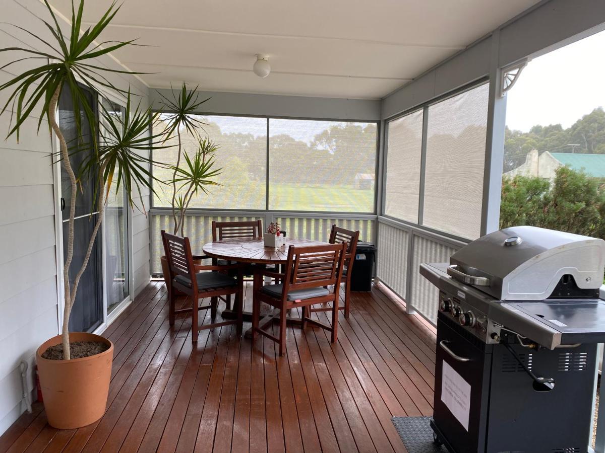Lazy Days - Victor Harbor Hindmarsh Valley